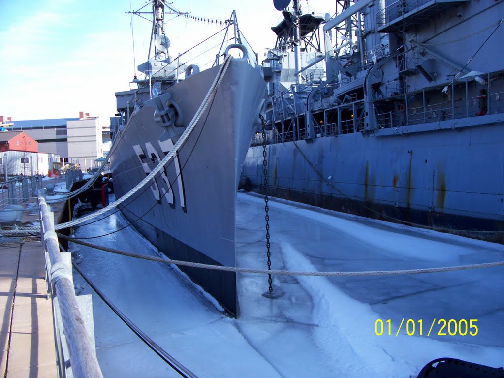 SHIP MUSEUM-BUFFALO-NEW YORK by ROGERIO LOPES GAMBERINI