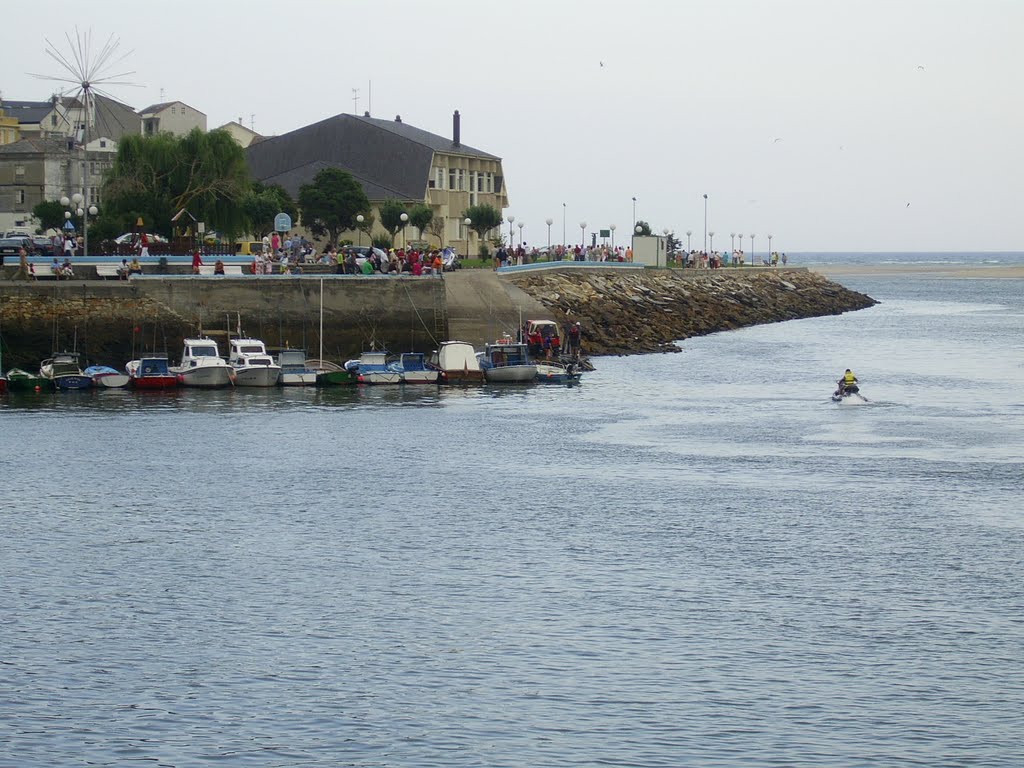 Foz dende o muelle by Humberto Palacios Re…