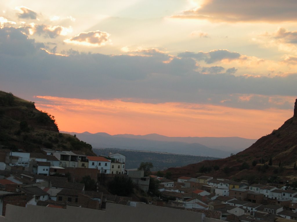 Atardecer sobre Sierra Morena, visto desde Santisteban by Gines Collado