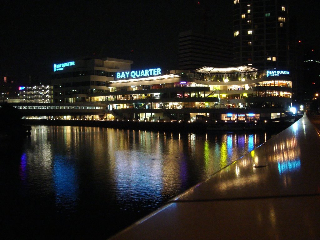 BAY QUARTER at night by kobak