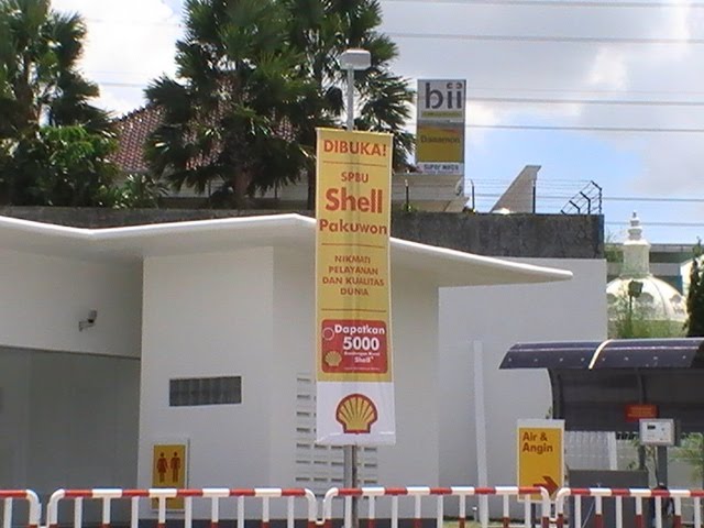 SPBU Shell Pakuwon, Kota Satelit Dharmo, Surabaya by Nur Cholis