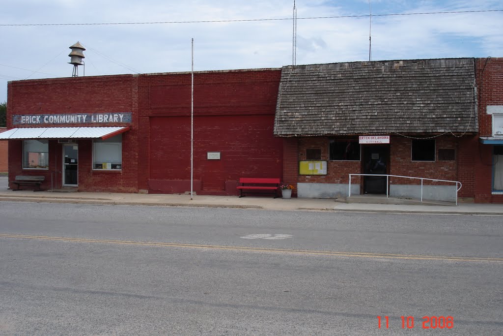 Erick city hall near the store of Harley and Annabelle by Juan del águila