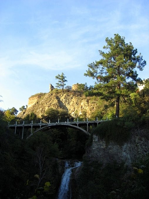 Queen Tamara bridge (Botanical garden) by Aleksandrs Frederiks…