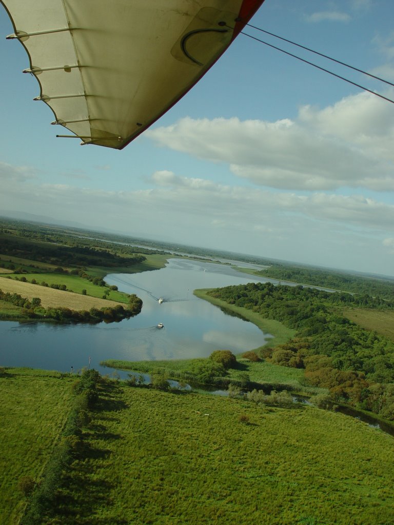 Flight over Shannon by MarekPisarczyk