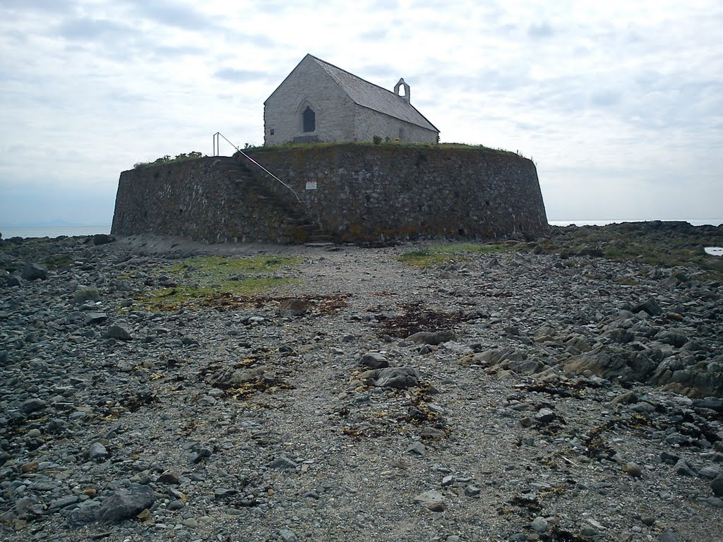 A climb to St. Cwyfan's Church-in-the-Sea. by Pete