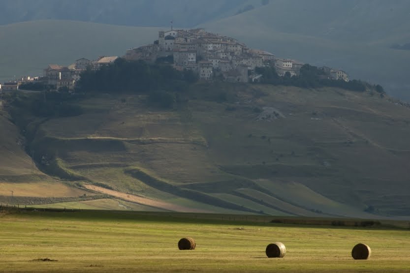 Castelluccio 2010 by panmax74