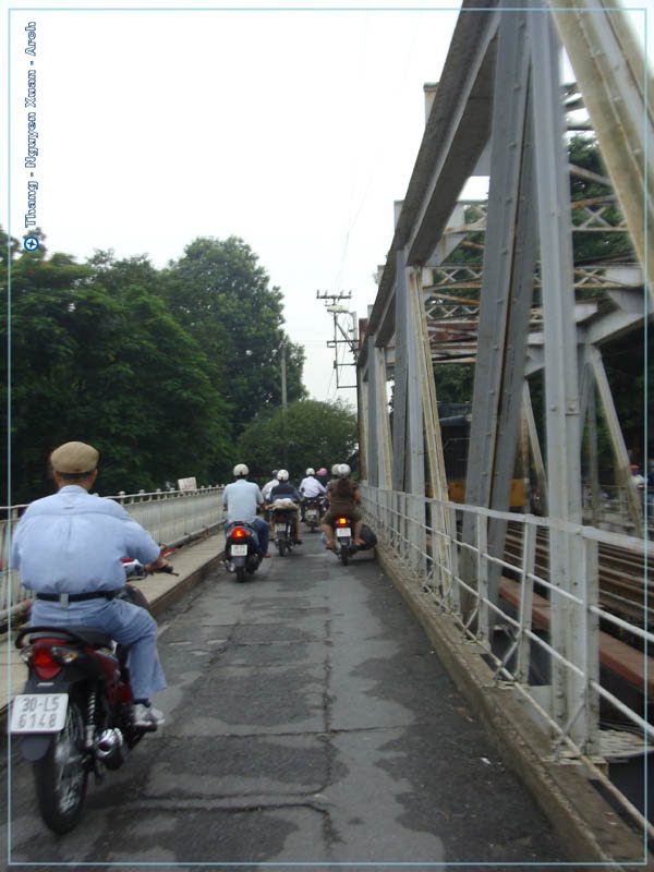 Long Biên Bridge by Thắng Nguyễn Xuân