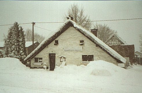 Altes-Eifehaus Schnee 2001 by Altes-Eifelhaus H.E.…