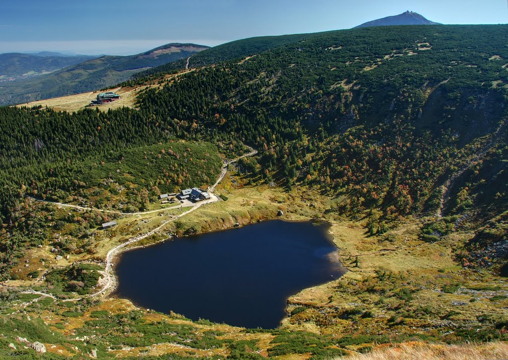 Karkonosze landscape (Sniezka, Samotnia, Maly Staw) - sunny day by Hubert J