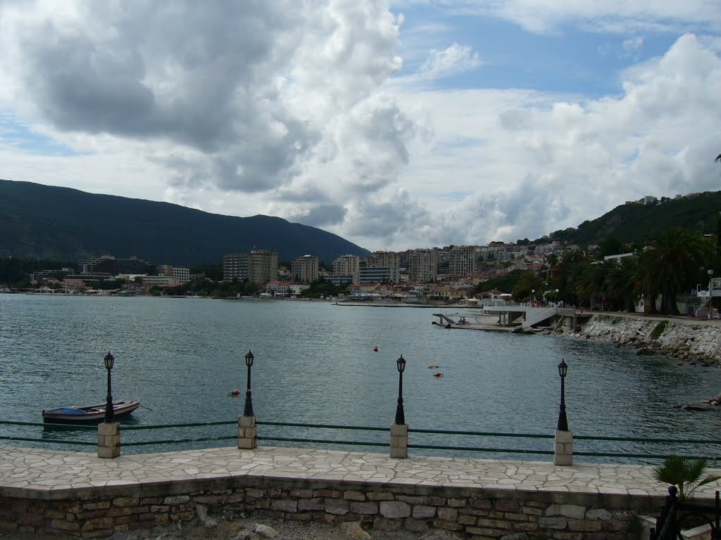 Herceg Novi, plaza Rafaelo by Dadji