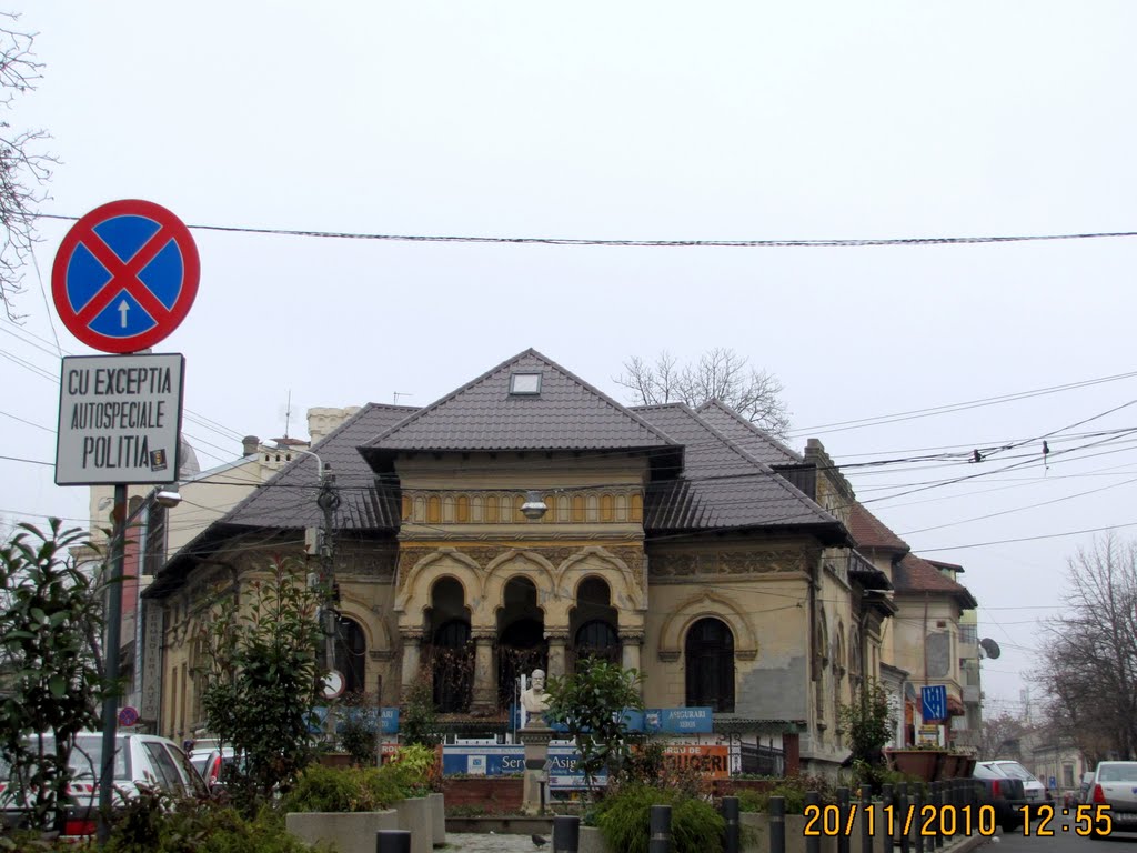 Vilă str. Matei Basarab/Logofăt Udriște, 20.11.2010 by MihaiV74