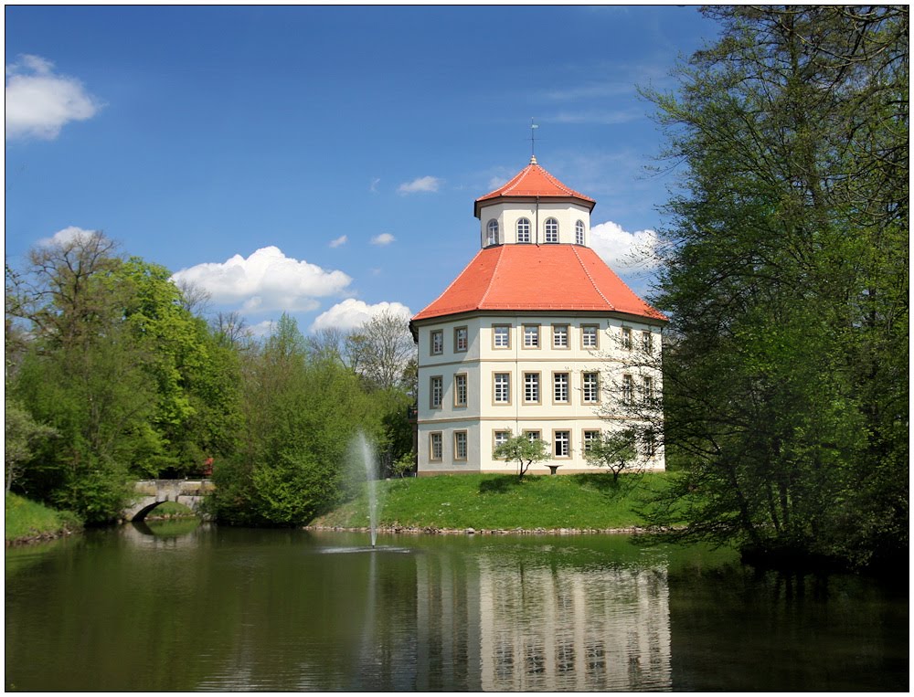 Wasserschloss Oppenweiler by Margarete Hartert