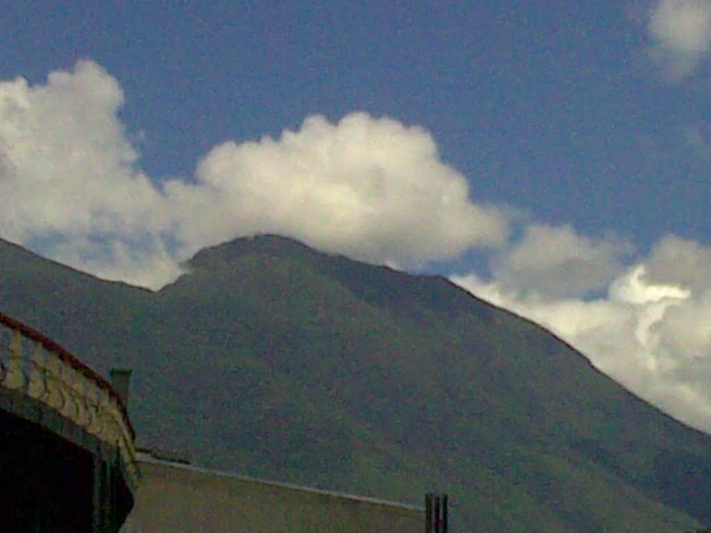 Pico Naiguatá, desde el Nuevo Circo by Tokoara