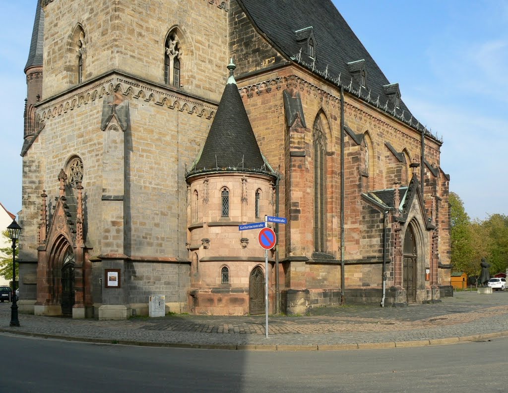 Zwickau - Die Katharinenkirche mit kleinem Türmchen am großen Kirchturm by Thomas Eichler