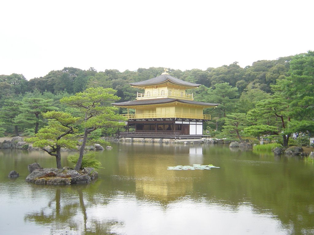 Le pavillon d'or (1) - Kinkakuji by lalain