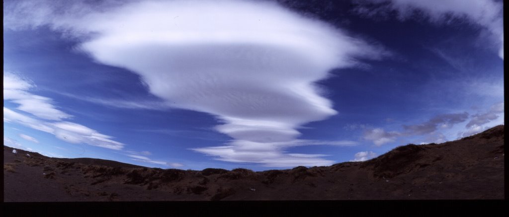 Altocumulus lenticularis, Calafate by Gustavo Prado