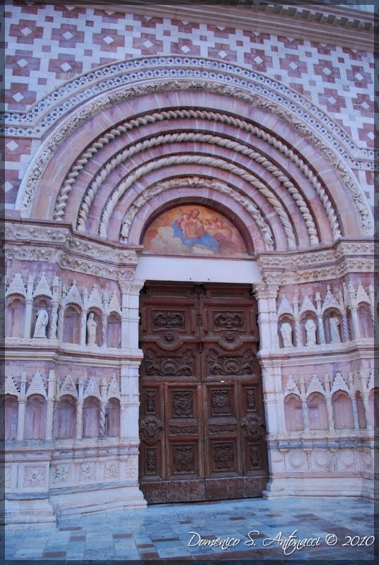 Basilica di Collemaggio, L'Aquila by Domenico Sergio Anto…