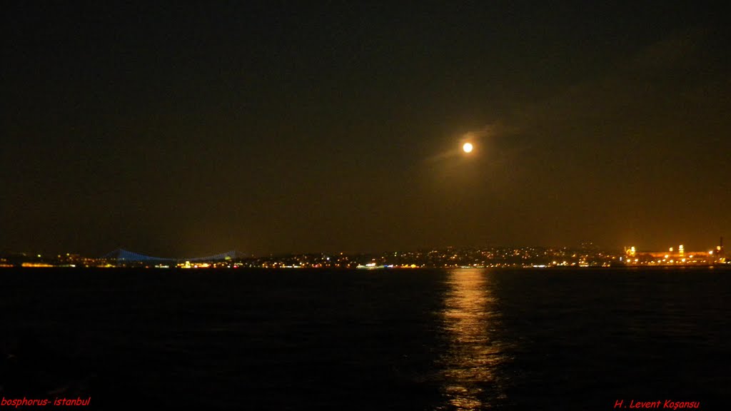 Ahırkapı'dan üsküdar'a bakış by H. Levent Koşansu