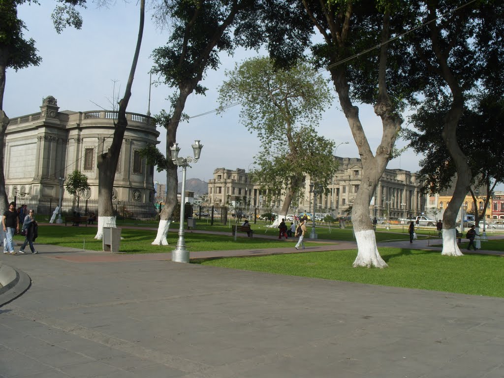 El museo italiana y el palacio de justicia by jose barandiaran