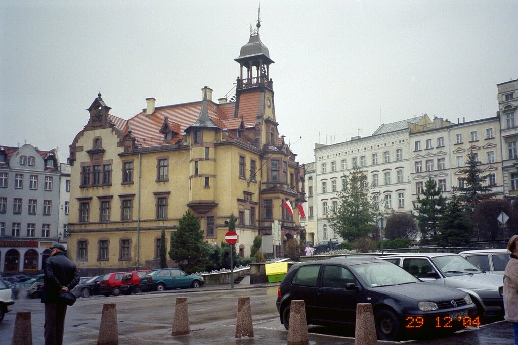 Rathaus, Nowa Ruda by Rüdiger Palltmens