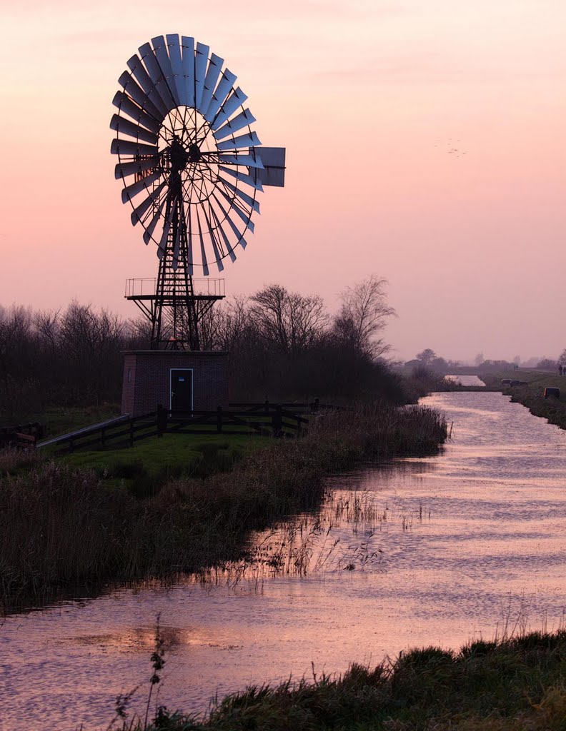 Windmill @ Sunset by Erik van den Ham