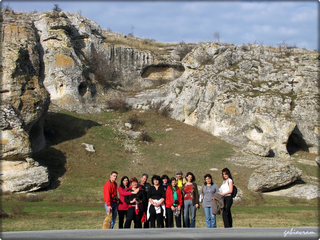 Cheile Dobrogei - Locul de intalnire pentru cativa membrii Panoramio - 20.11.2010 ( Dobrogei Gorges - meeting place for several Panoramio members - 20/October/2010) by Gabriel Avramovici