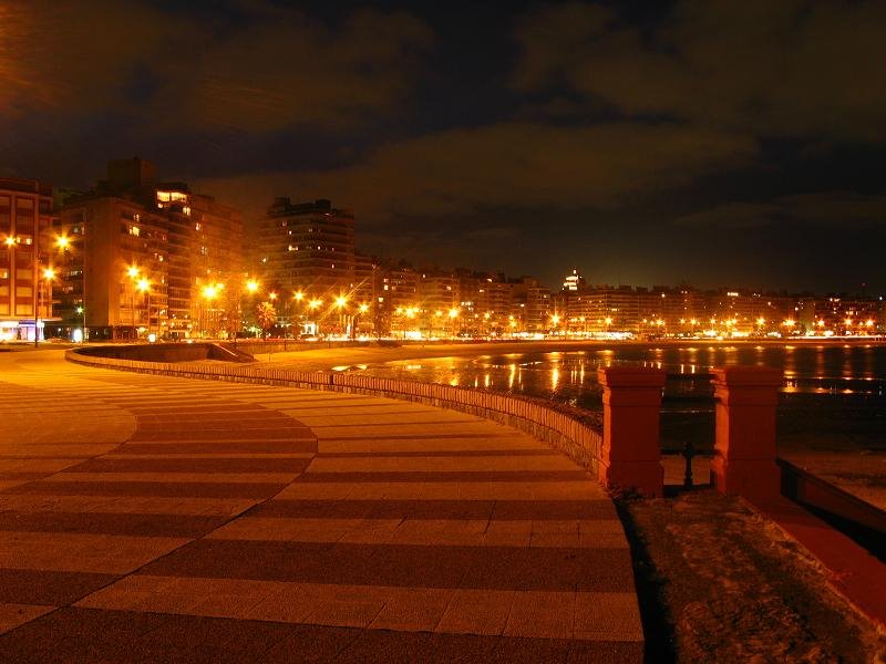 Trouville noche by Juan Andrés