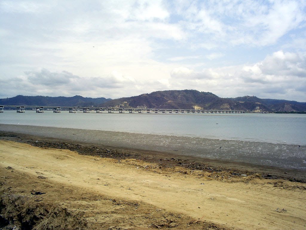 Puente Bahía - San Vicente by Tunguska Polak