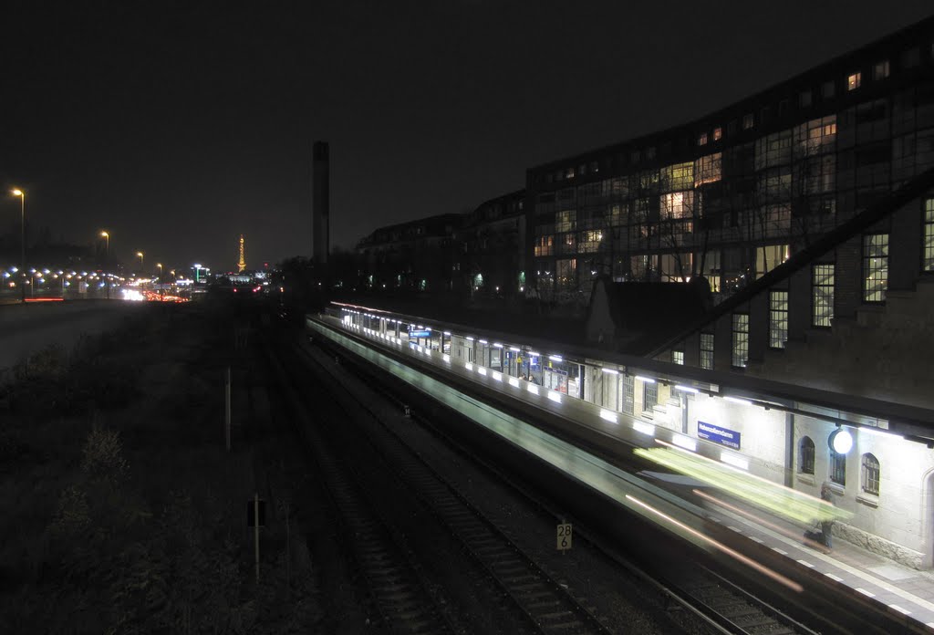 Bahnhof im Dunkeln by Chiefje