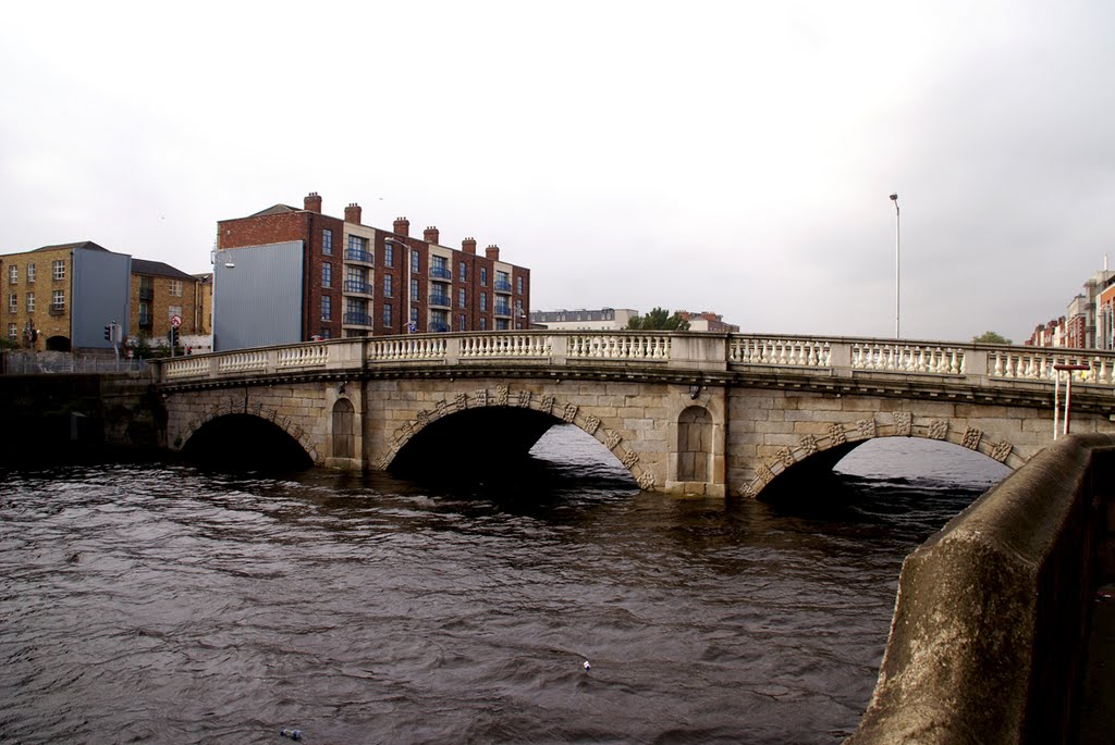 Dublin, Ireland by gingerfoxy