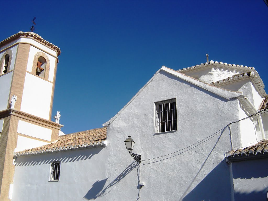 Lateral de la Iglesia de Ntra. Señora del Socorro by A Salvador