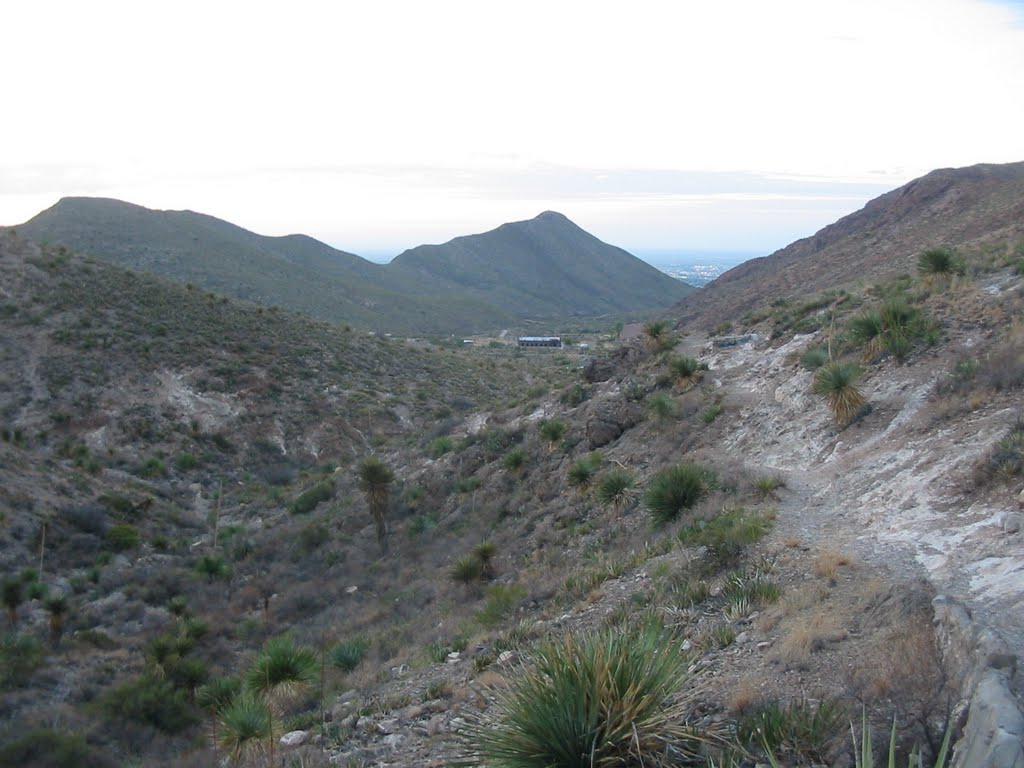 Trail in El Paso by mikeholdsworth