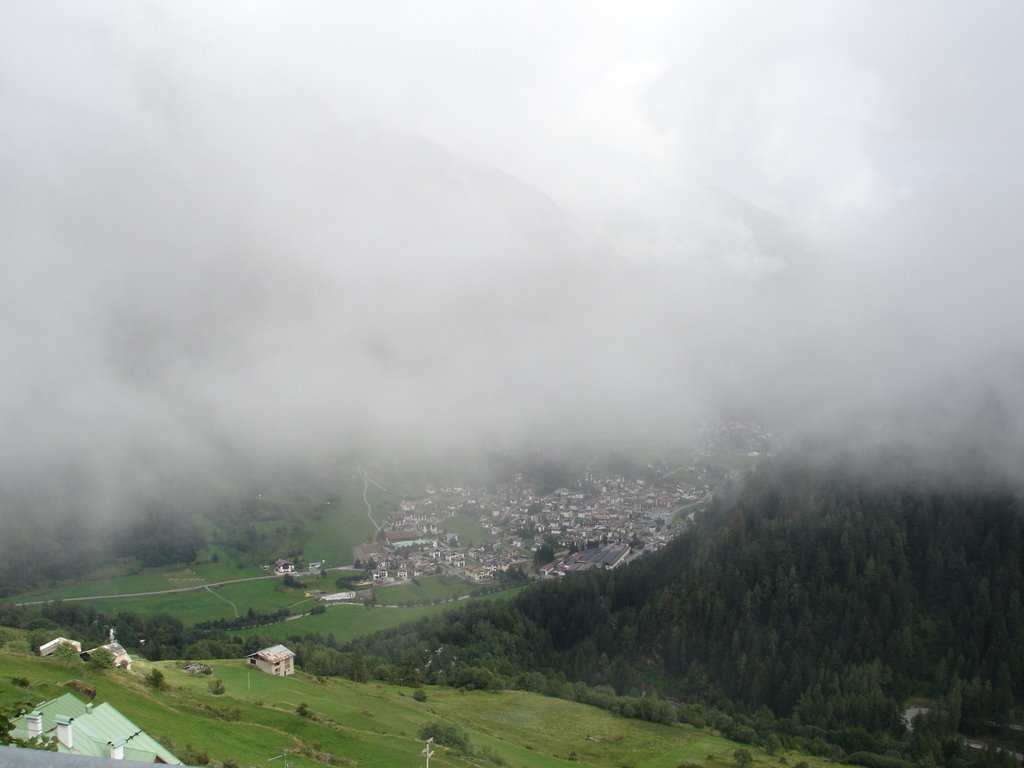 Clouds above Val di Peio, jul05 by Thomas Breebaart