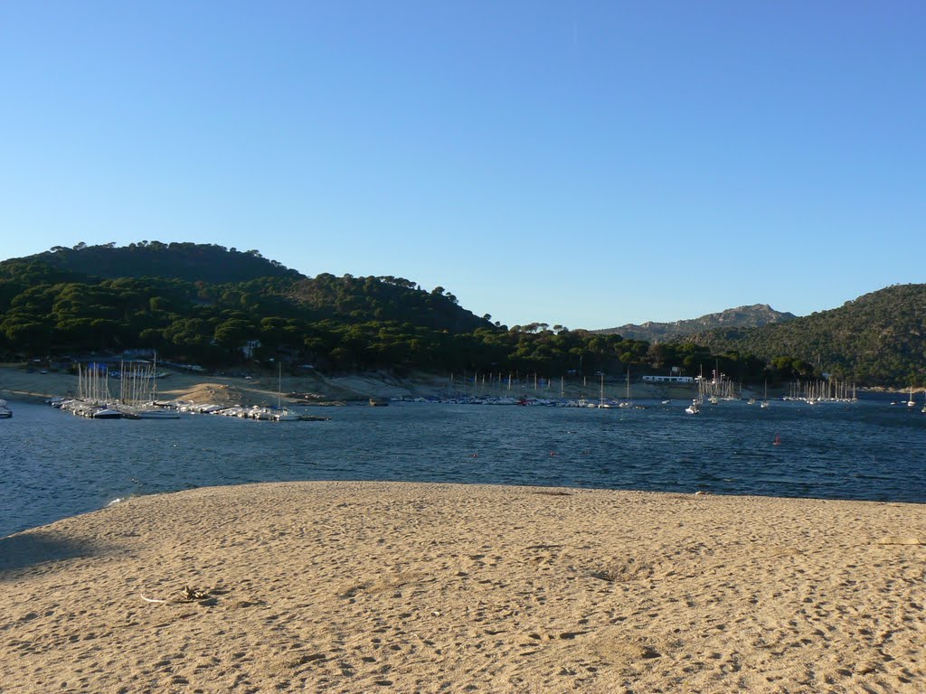 Playa del Pantano de San Juan by Pelayera-Inmaculada Briso-Montiano Hernández