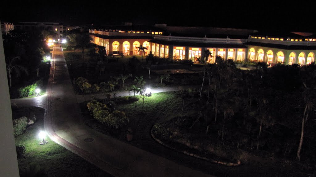 Buffet restaurant, Barcelo CSM Beach Resort (Santa Maria Island, Cuba) by phamhoanghai