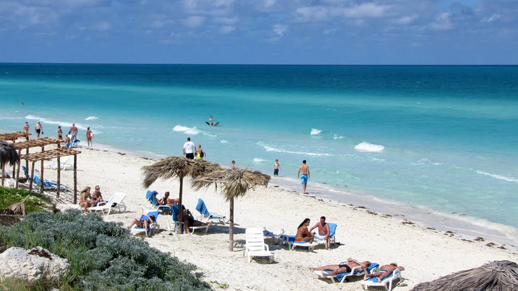 Barcelo resort beach. (Cayo Santa Maria, Cuba) by phamhoanghai