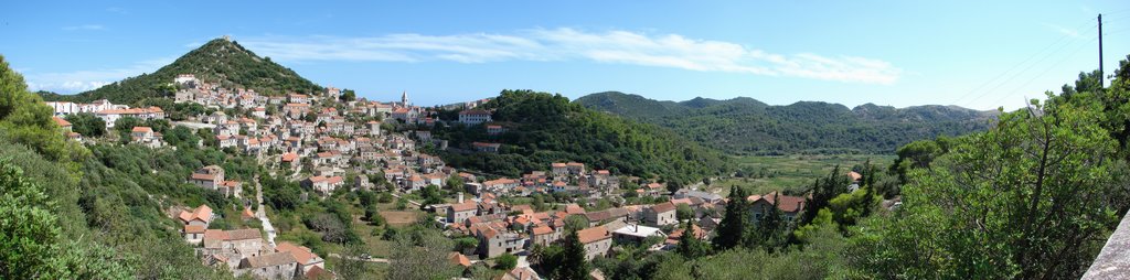 Panoramic shot of town of Lastovo by Kolja