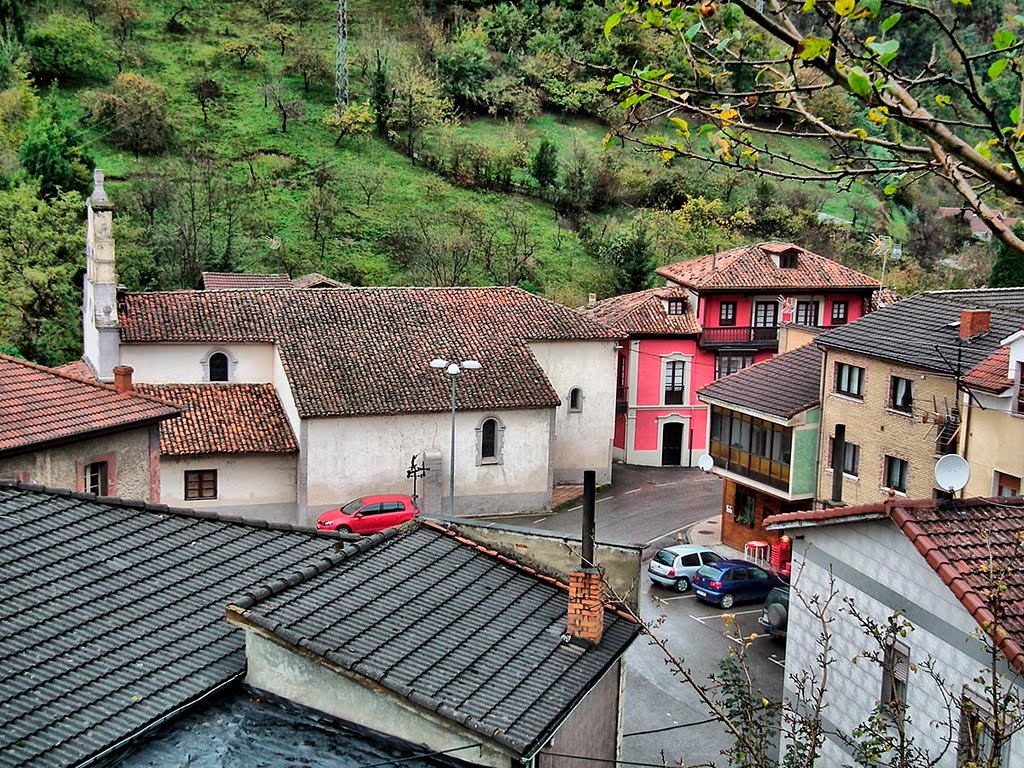 Plaza de Valdecuna, valle de Cuna y Cenera, Mieres by Jose Ramón Viejo