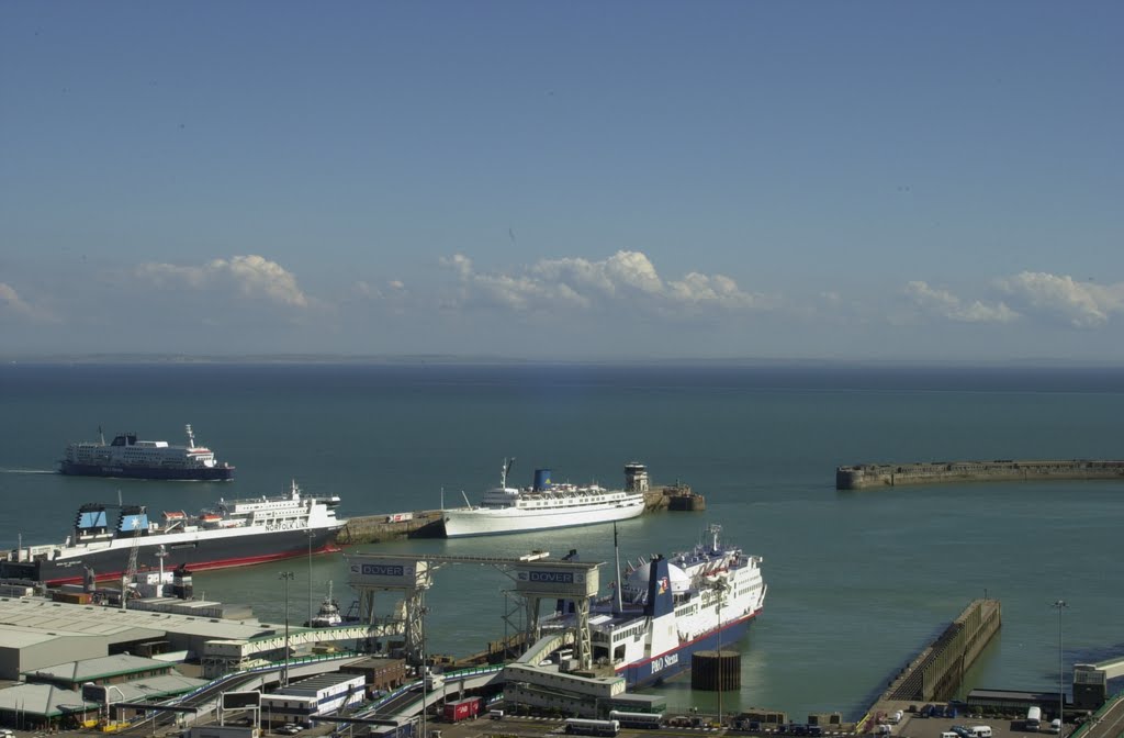 Port of Dover by digitography