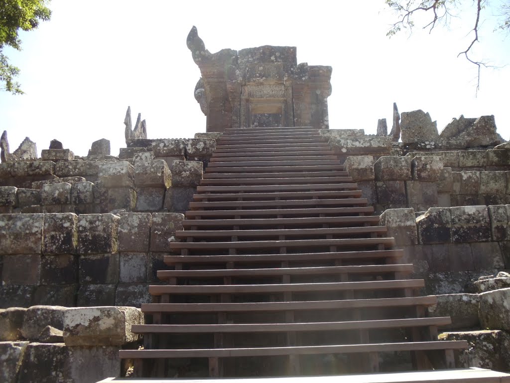 Temple Of Preah Vihear by tanin111