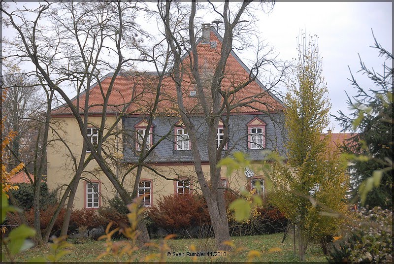 Degenfeldsches Schloss in Groß-Karben by Sven Rumbler