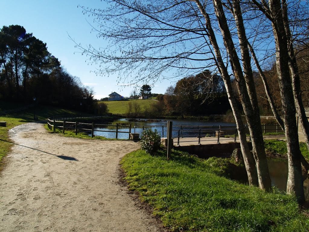 Paseo del rio Pontiñas vistas desde LALIN by aniglfer