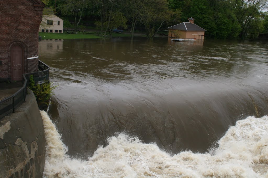 Pawtucket Falls Flood Stage 2006 by JBouts