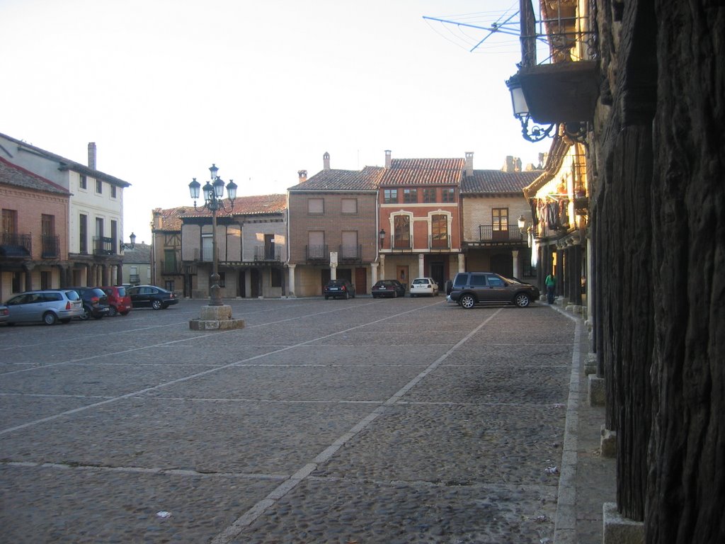 Soportales de la Plaza vieja Saldaña (Palencia) by fjbart