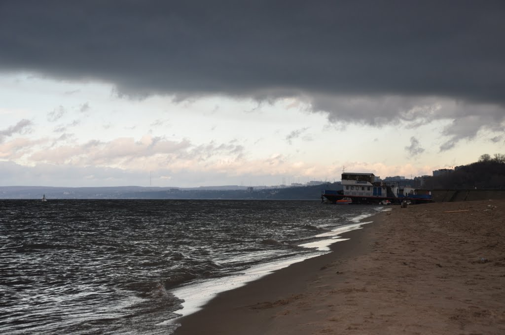 Leninskiy rayon, Samara, Samarskaya oblast', Russia by Rustam Kagarmanov