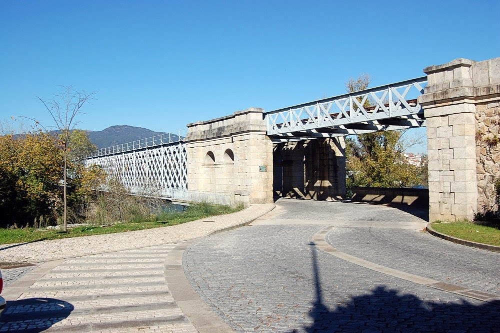 Puente de hierro by Jose Peyre