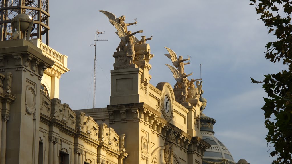 Plaza del Ayuntamiento by Ján Gajdušek