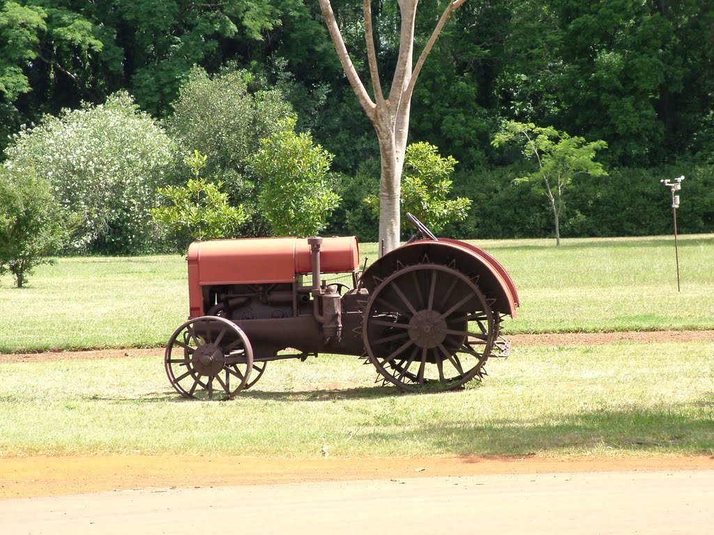 Antiguo Tractor by ojocitrico