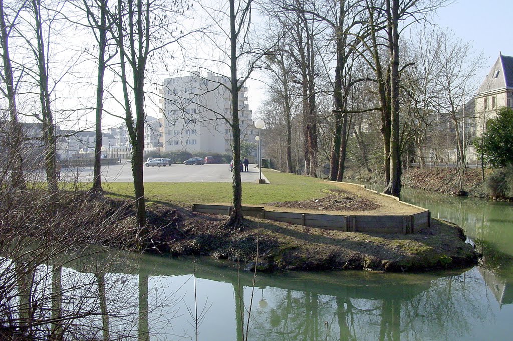 Châlons-en-Champagne : le Mau et le Nau by Effel