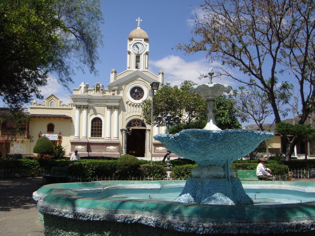 Parque e iglesia Matriz de Vilcabamba by Ivan Boada